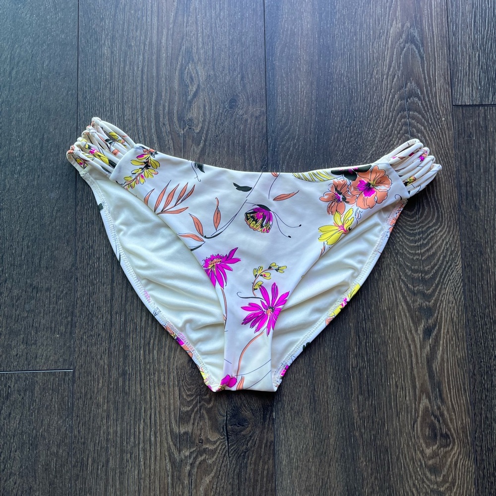NWOT O’Neill swim bikini bottoms